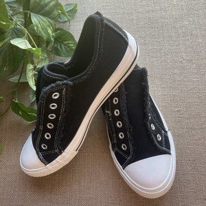 SINCERLY JULES Vinnie Canvas Slip-On Low-Top Lace-free Black Sneakers • Size 8.5